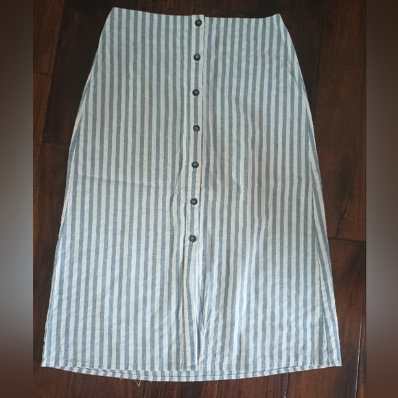 Women's Ivy and Main Skirt - Picture 1 of 3